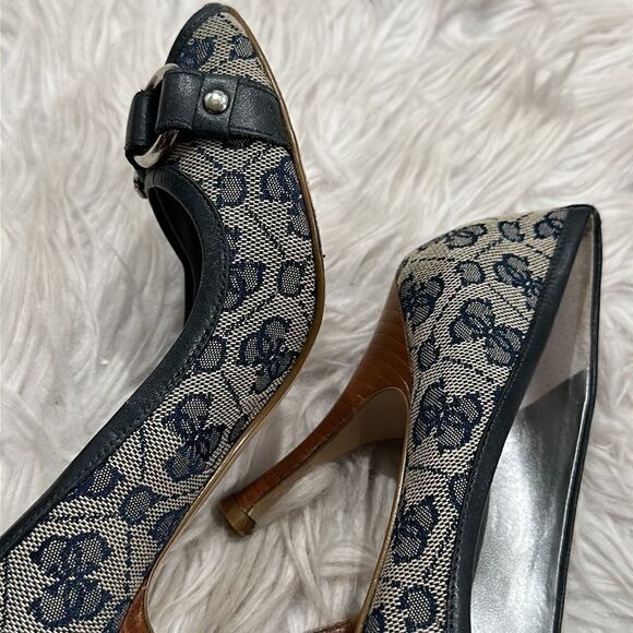 Guess Vintage Navy Jacquard & Leather Peep Toe Heels Sz 7 - Picture 8 of 15